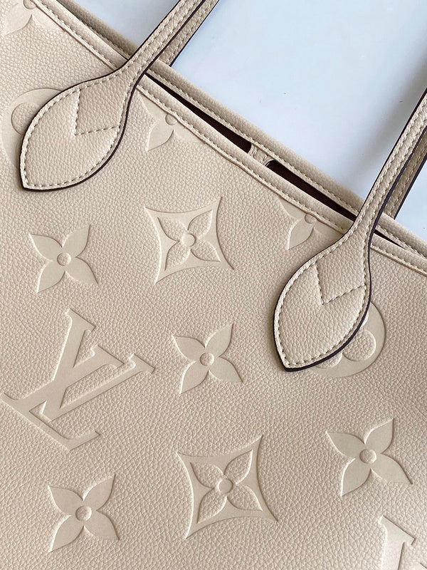 LOV - Luxurious Totes - 1674
