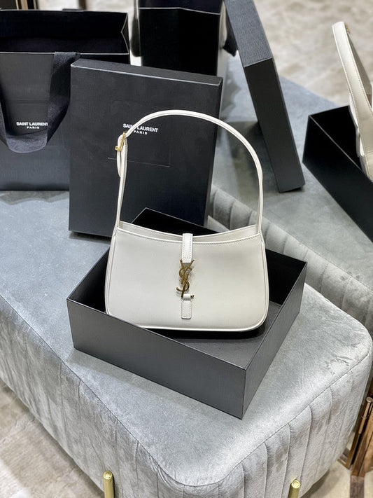 Luxurious Totes - Latest - 8831