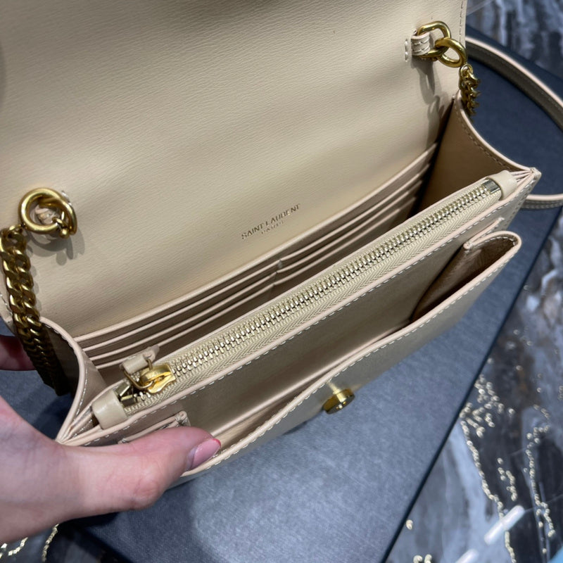 Luxurious Totes - Latest - 8235