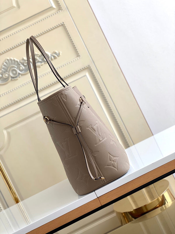 LOV - Luxurious Totes - 1672