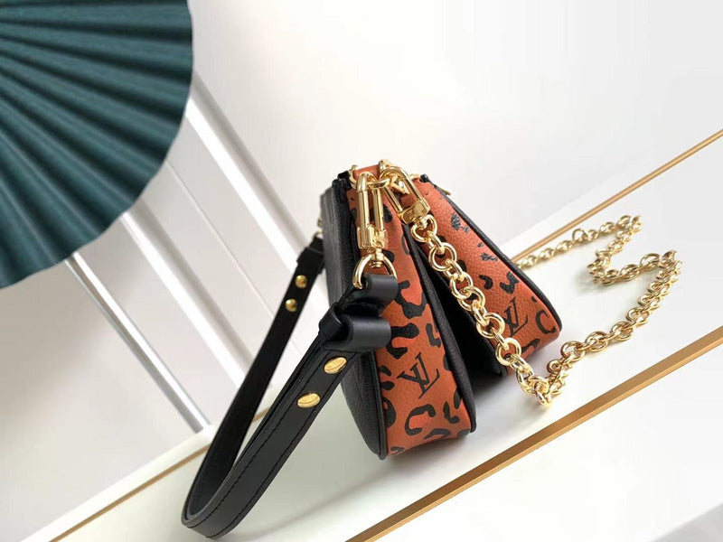 LOV - Luxurious Totes - 1306