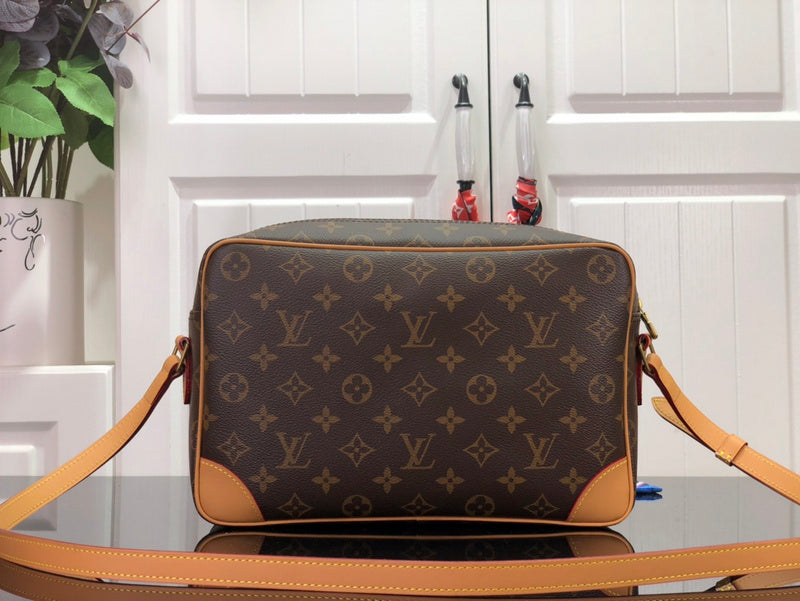 LOV - Luxurious Totes - 2212