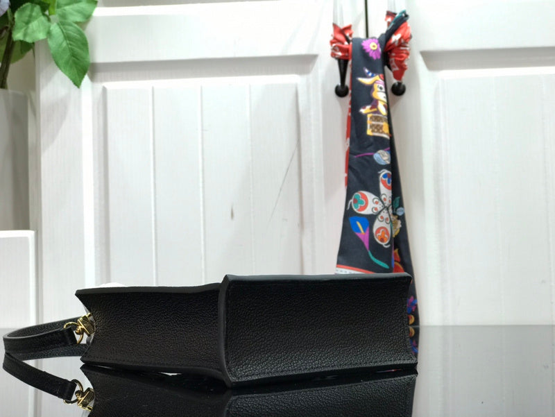LOV - Luxurious Totes - 2472