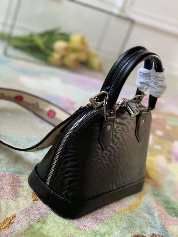 LOV - Luxurious Totes - 2312