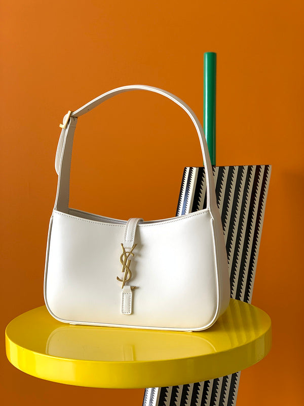 Luxurious Totes - Latest - 8576