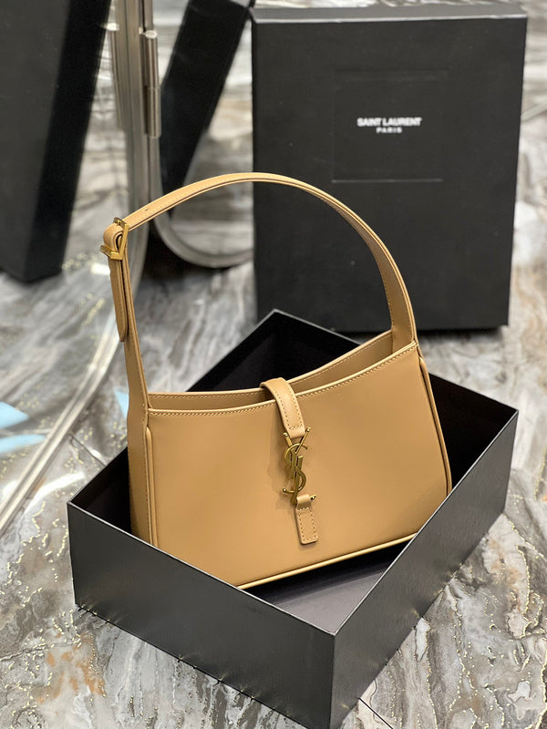 Luxurious Totes - Latest - 8245