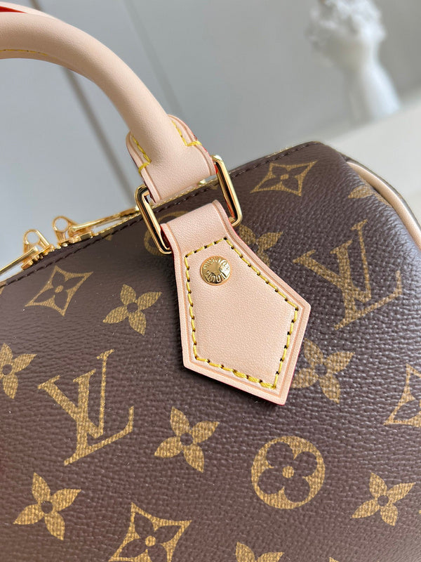 LOV - Luxurious Totes - 2203