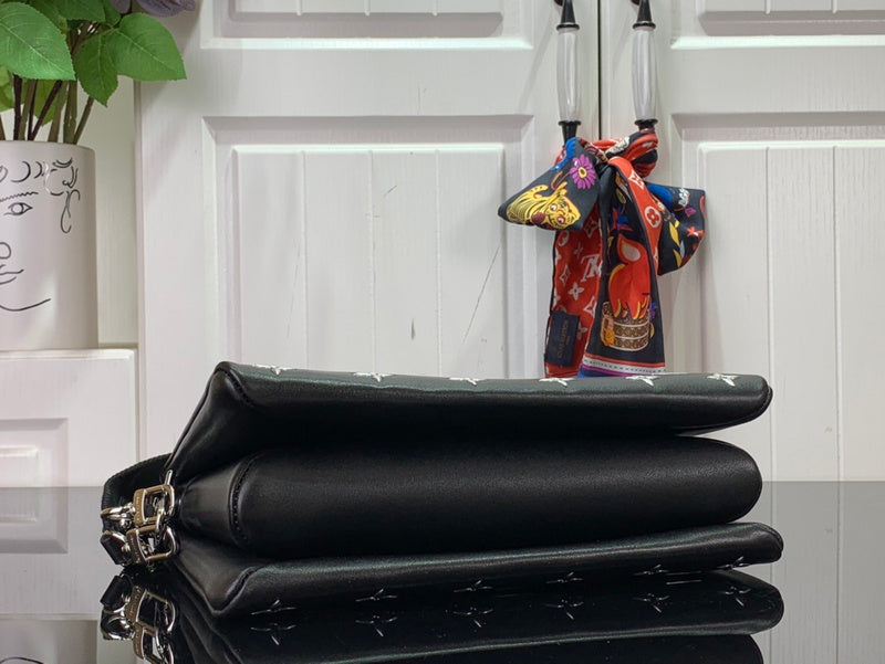 LOV - Luxurious Totes - 1243