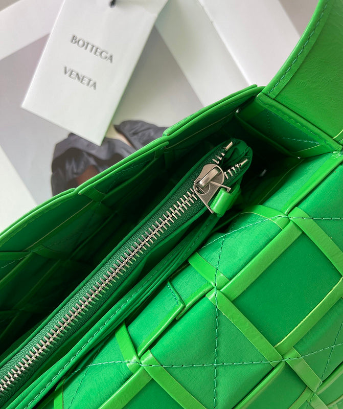 Luxurious Totes - Latest - 7005
