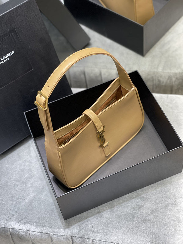 Luxurious Totes - Latest - 8744