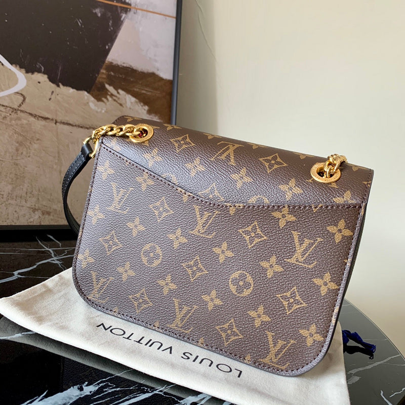 LOV - Luxurious Totes - 1881