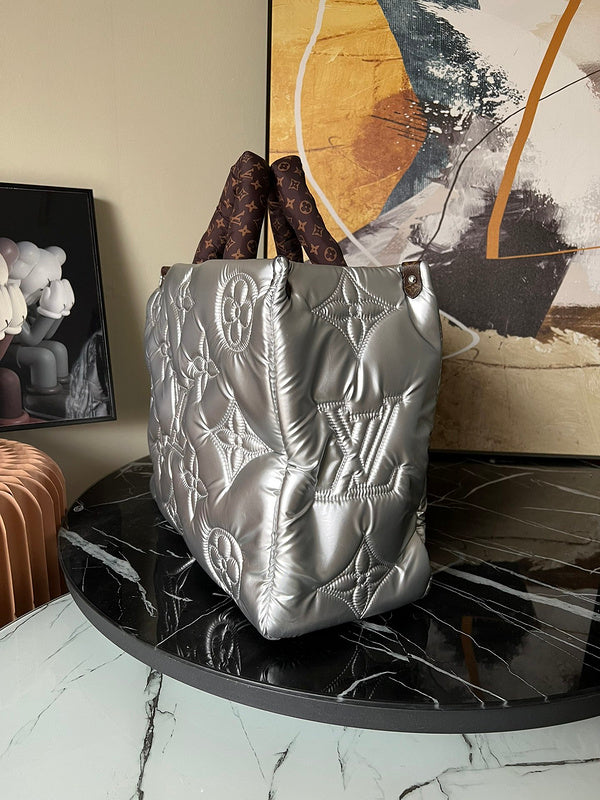 LOV - Luxurious Totes - 973