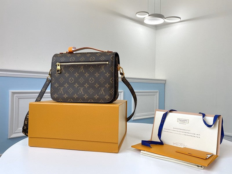 Luxurious Totes - Latest - 1759