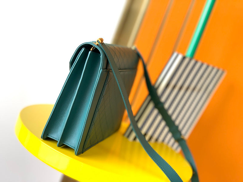 Luxurious Totes - Latest - 8149