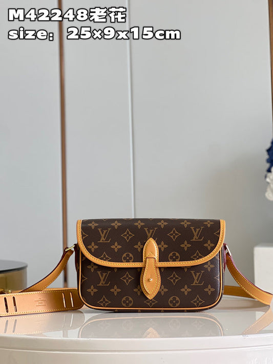 LOV - Luxurious Totes - 765