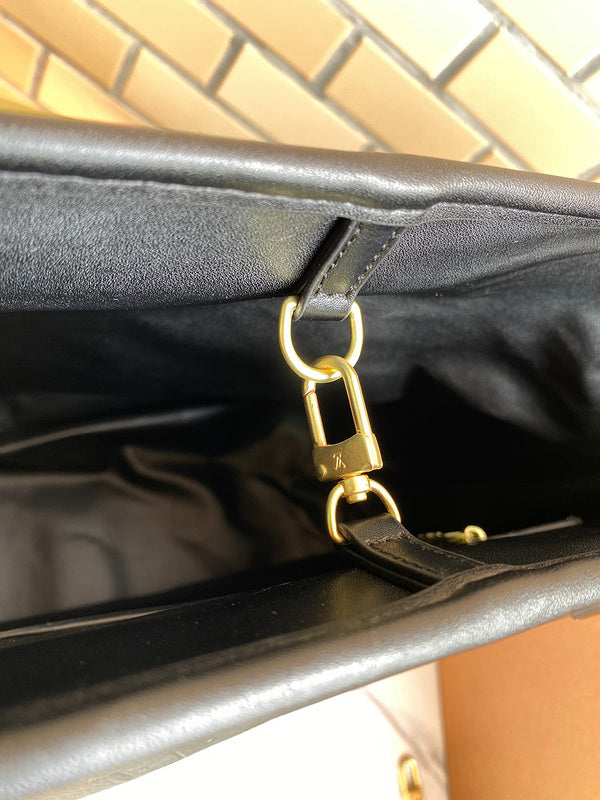 LOV - Luxurious Totes - 2525