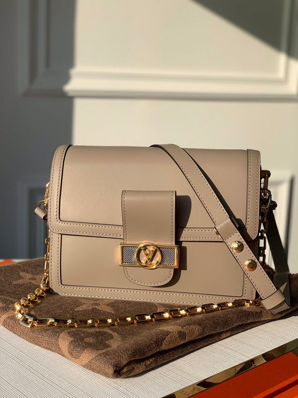 Luxurious Totes - Latest - 1919