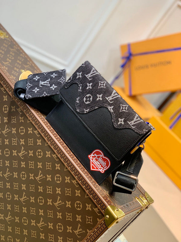LOV - Luxurious Totes - 2052