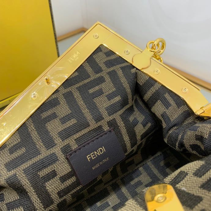 Luxurious Totes - Latest - 11404