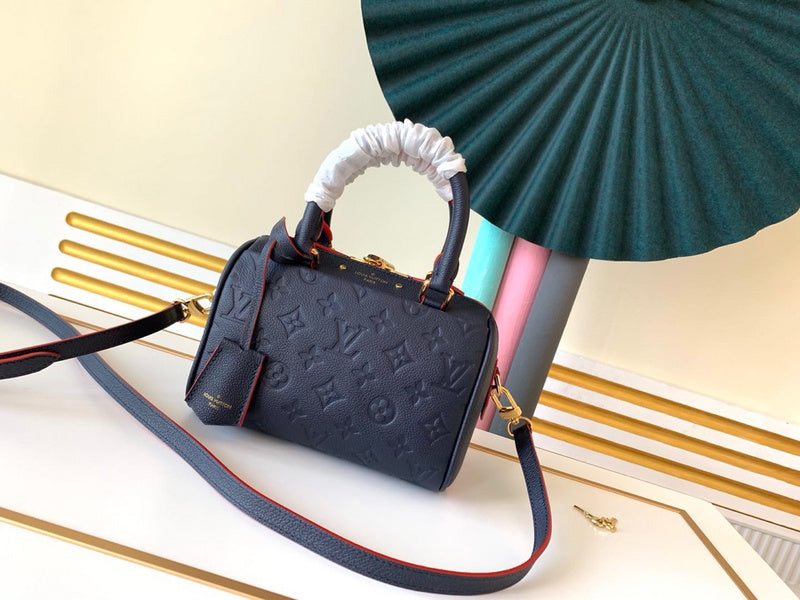 LOV - Luxurious Totes - 063