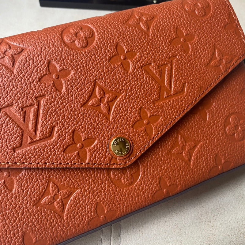 LOV - Luxurious Totes - 1232