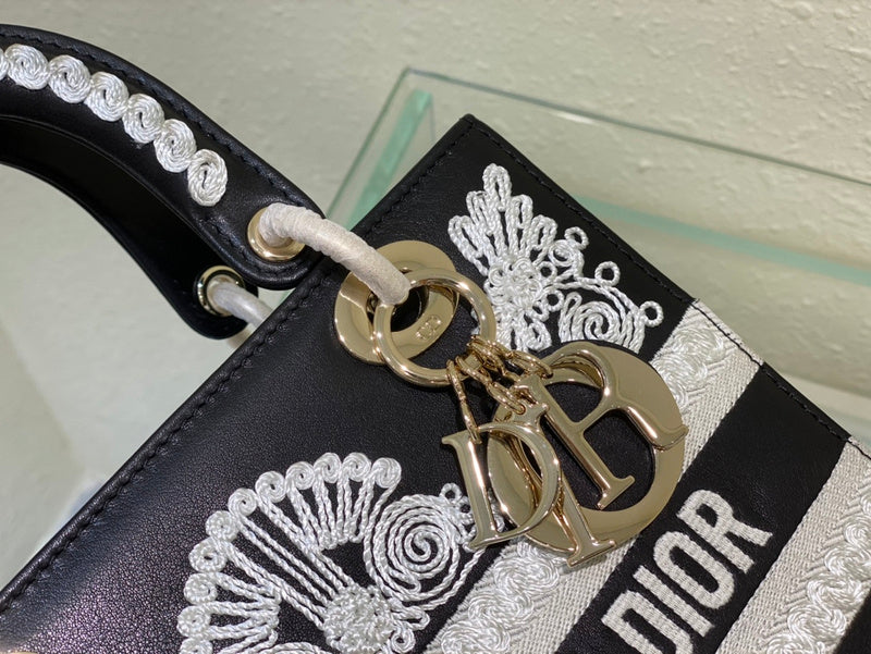 Luxurious Totes - Latest - 6197