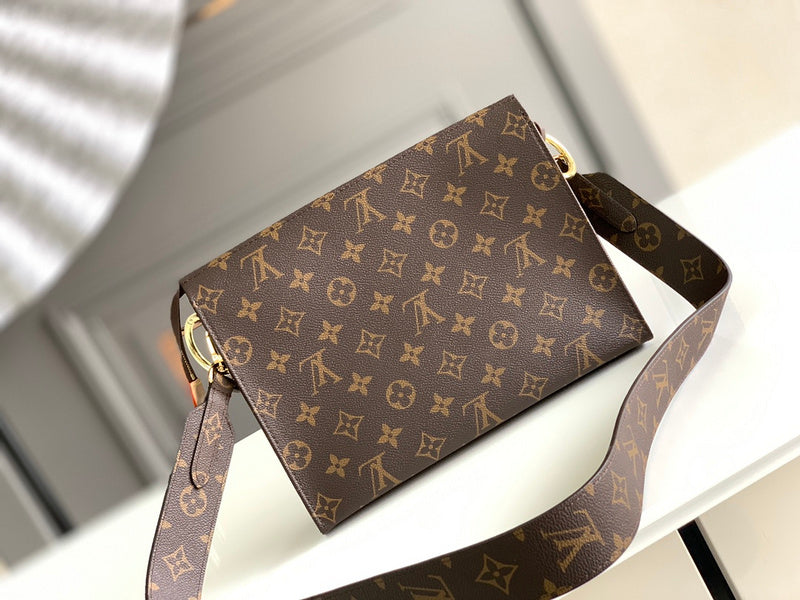 LOV - Luxurious Totes - 1909