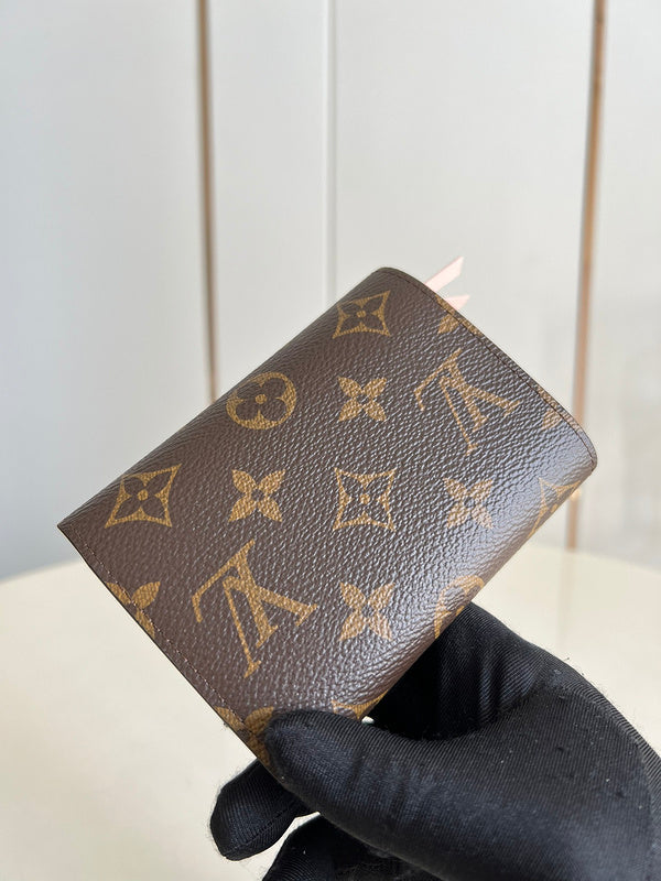 LOV - Luxurious Totes - 1870