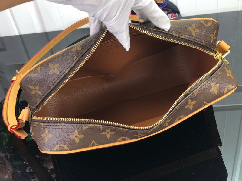 LOV - Luxurious Totes - 2212