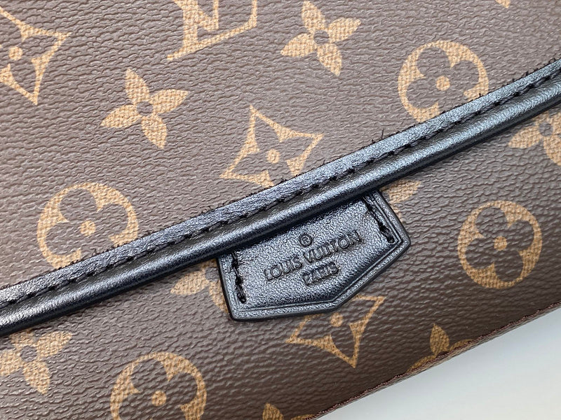 LOV - Luxurious Totes - 2441