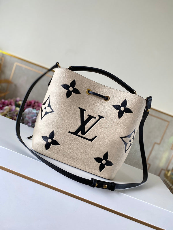 Luxurious Totes - Latest - 1718