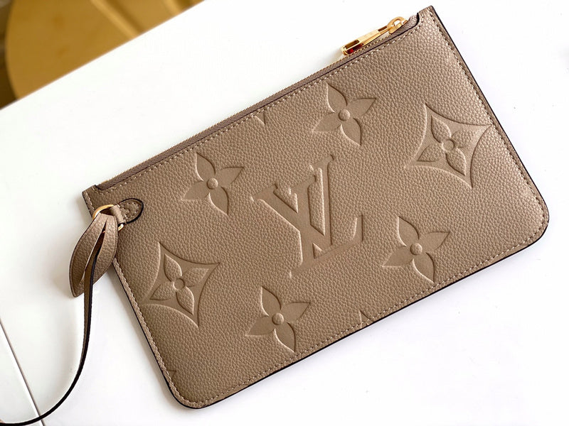 LOV - Luxurious Totes - 1672