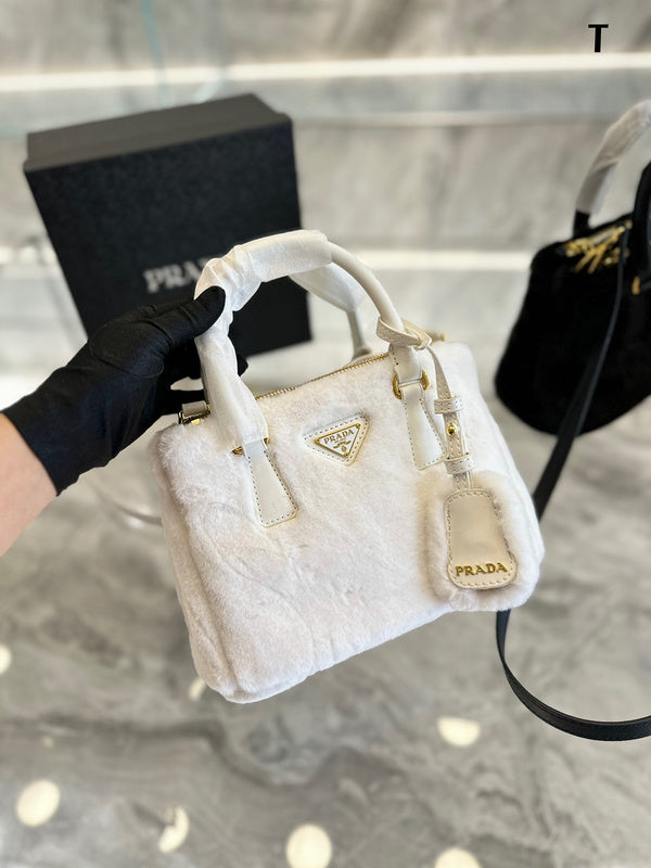 Luxurious Totes - PDA3 Bags - 152
