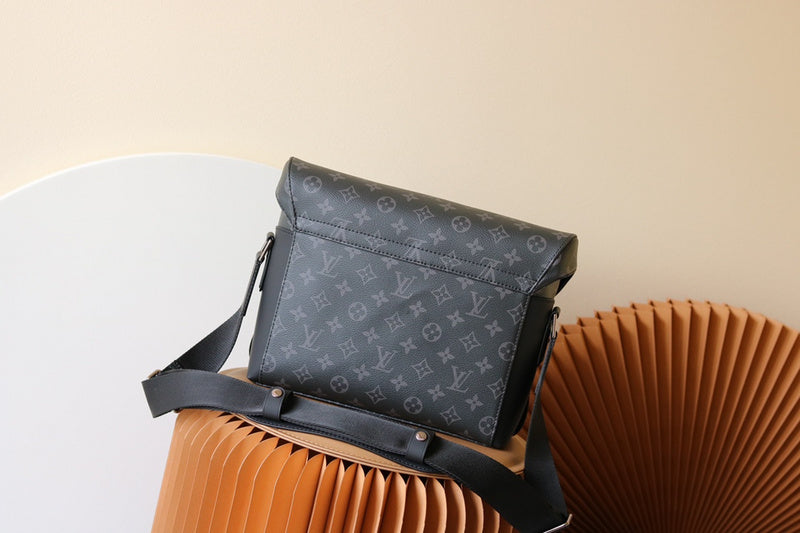LOV - Luxurious Totes - 2045