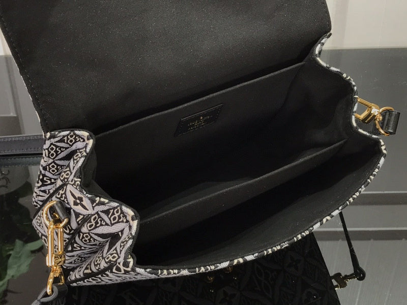 LOV - Luxurious Totes - 1018