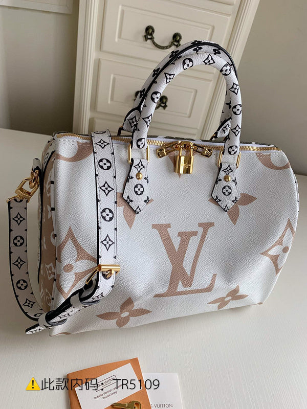Luxurious Totes - Latest - 9711