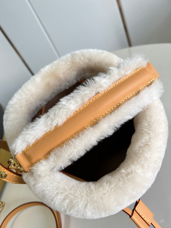 LOV - Luxurious Totes - 983