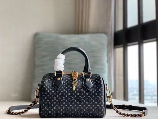 LOV - Luxurious Totes - 471
