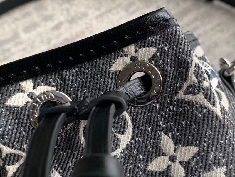 LOV - Luxurious Totes - 883
