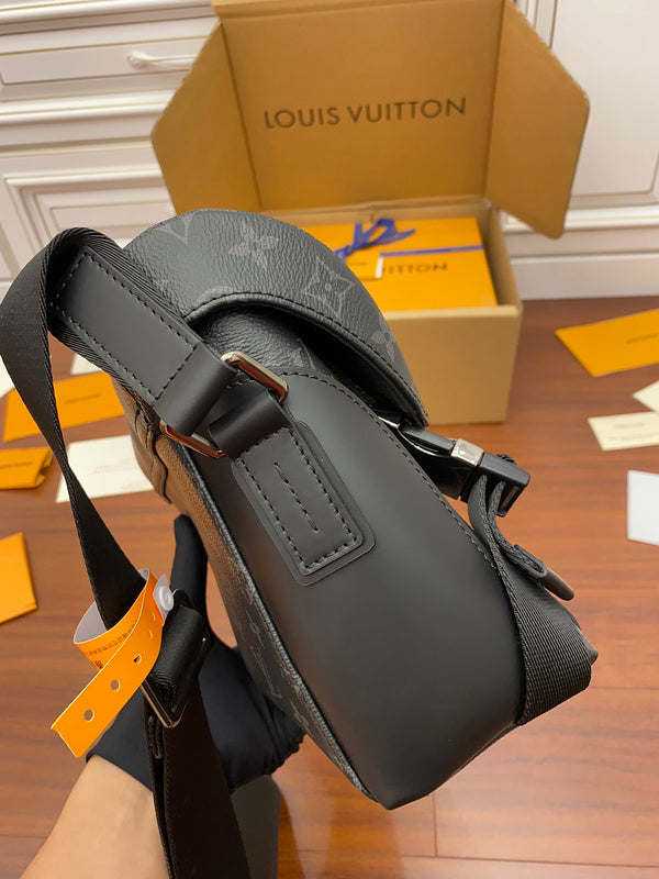 LOV - Luxurious Totes - 1567
