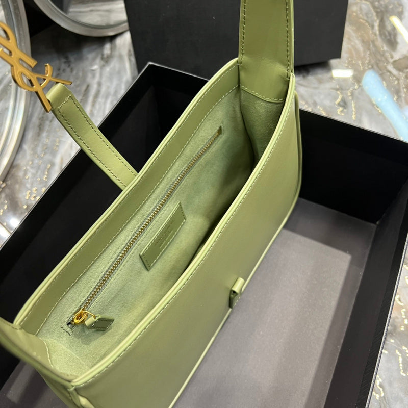 Luxurious Totes - Latest - 8247