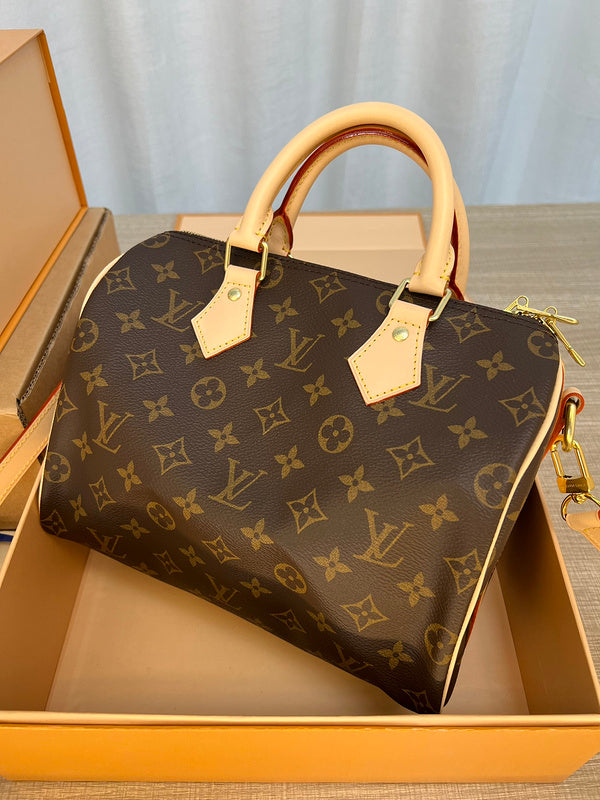 LOV - Luxurious Totes - 1636