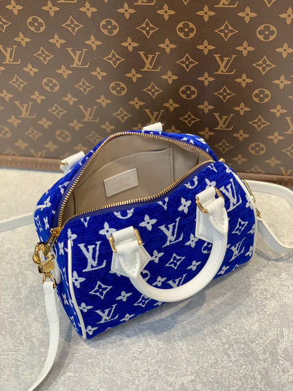 LOV - Luxurious Totes - 1456