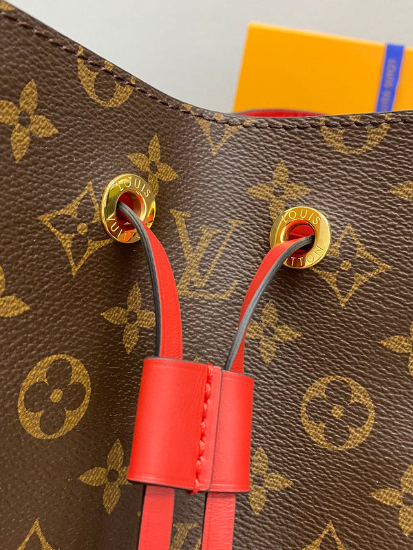 LOV - Luxurious Totes - 2460