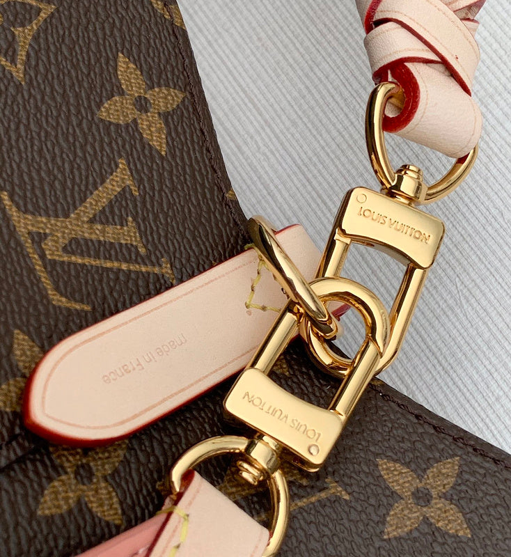 LOV - Luxurious Totes - 2607