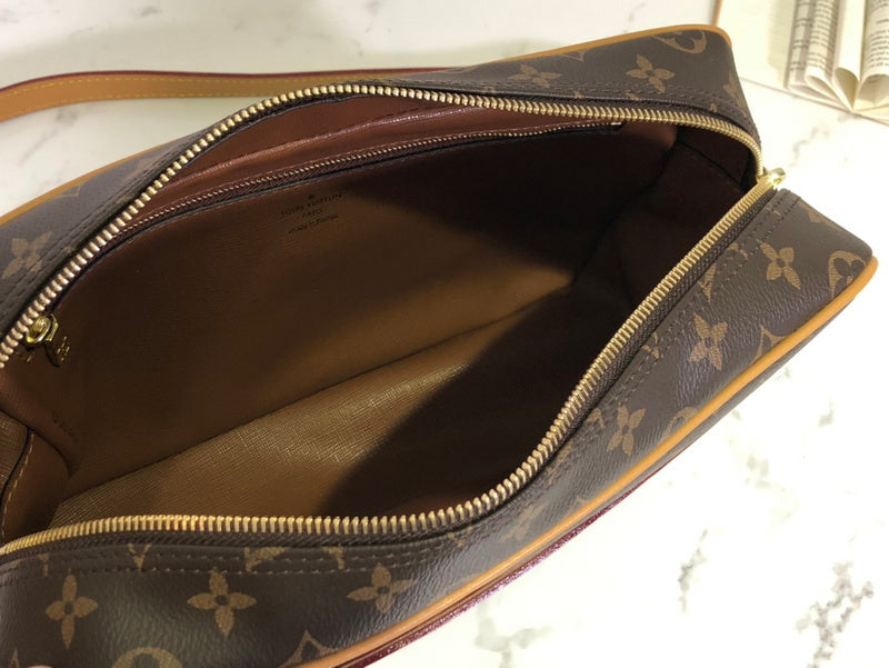 LOV - Luxurious Totes - 891