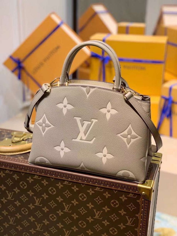 LOV - Luxurious Totes - 2285