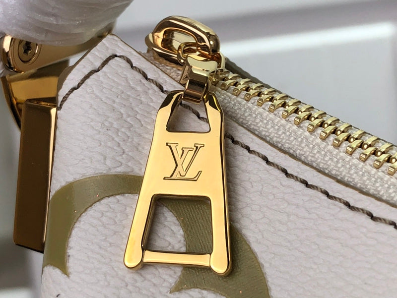 LOV - Luxurious Totes - 1361