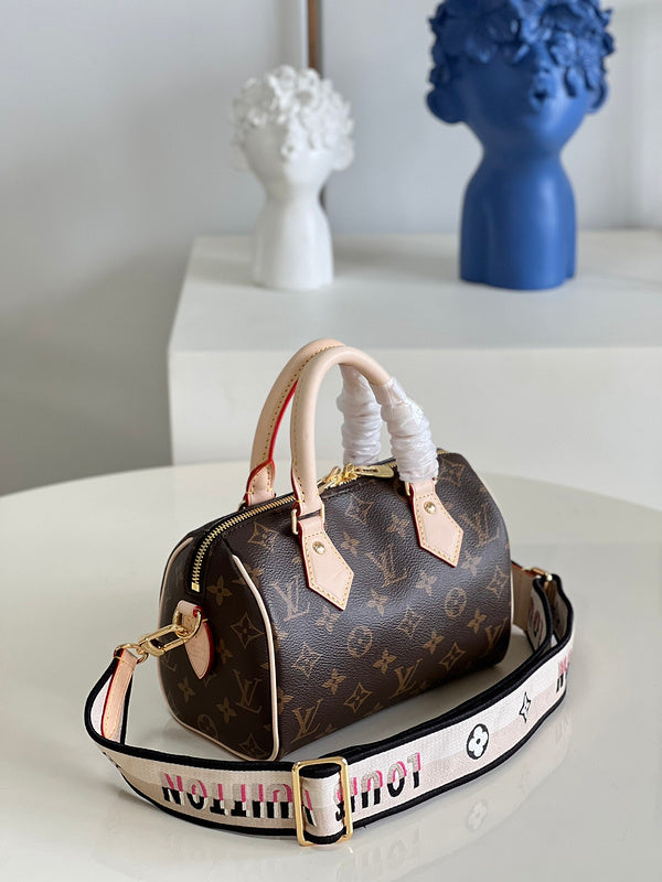 LOV - Luxurious Totes - 1327