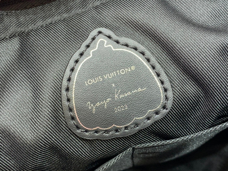 LOV - Luxurious Totes - 495